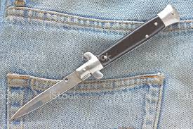 switchblade knives are legal in Texas